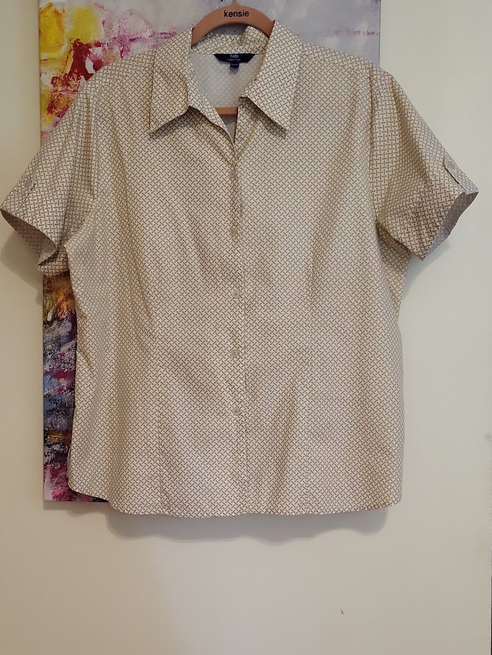 Tabi Short Sleeve Button-Down Shirt in White with Tan Geometric Print